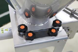Screw feeder